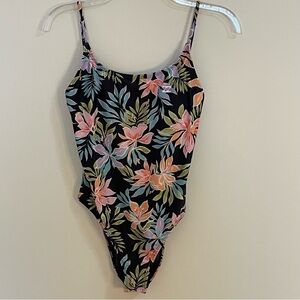 NWT Billabong Beach Babe Tropical Floral Cheeky One Piece Swimsuit Jrs Size M